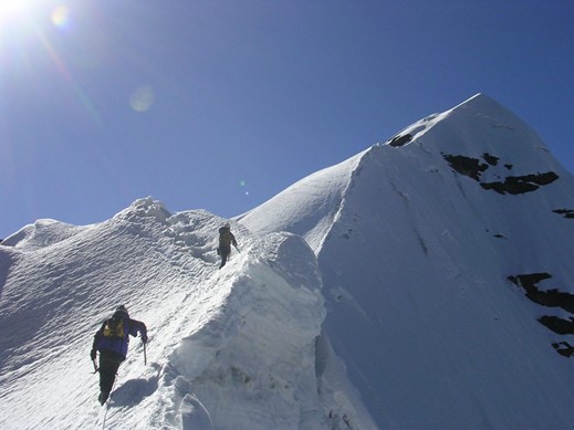 Bolivia_Andes Pequeno Alpamayo summit ridge close.jpg