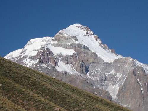 vacas valley aconcagua.jpg