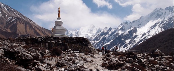 Langtang-Valley-with-Gosaikunda.jpg